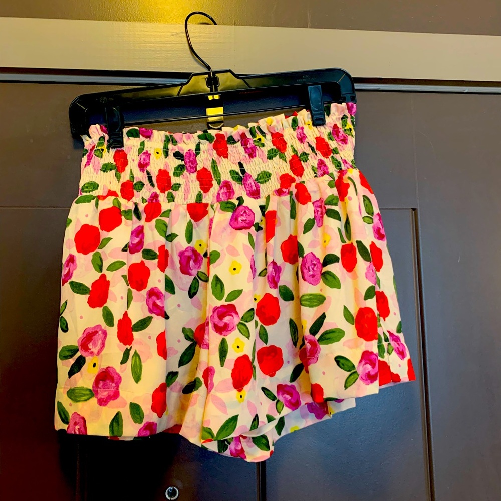 TCEC smocked waist floral shorts in Medium
